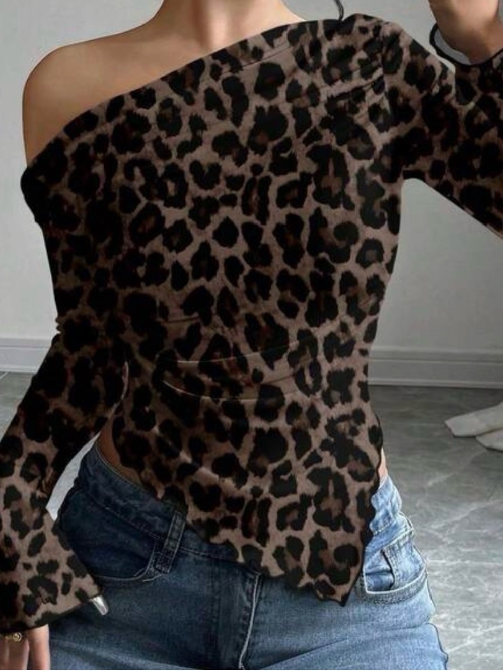 Women’s leopard print top used